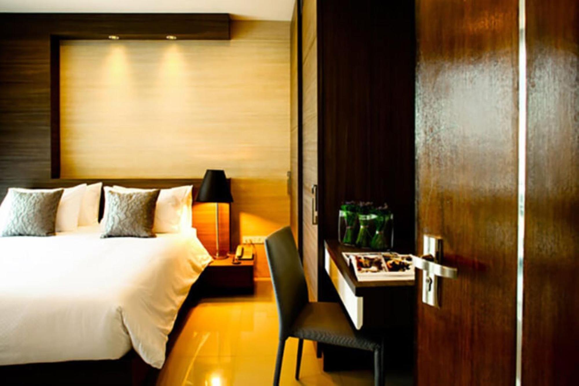 Crystal Suites Suvarnbhumi Airport Бангкок Екстер'єр фото