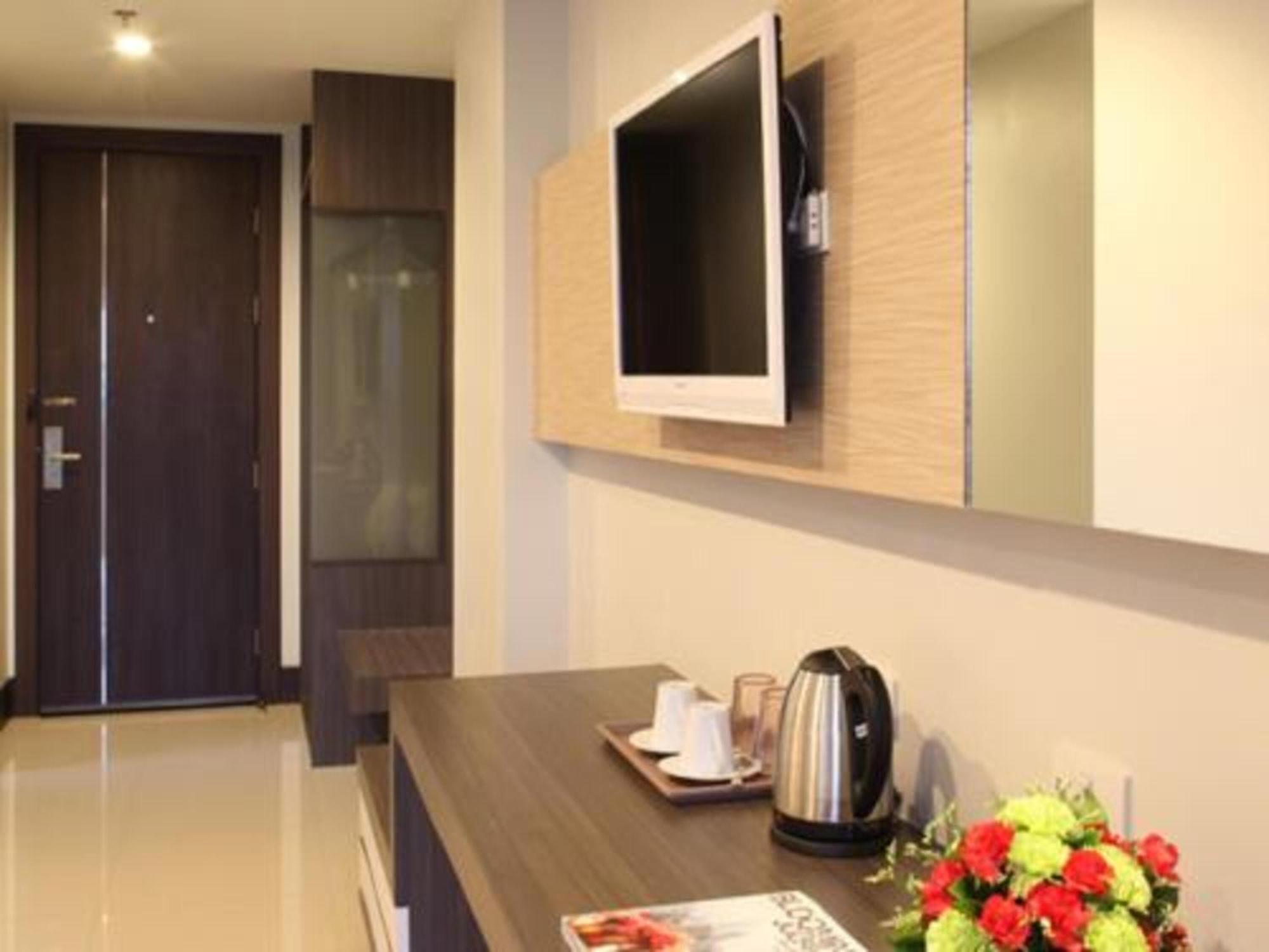 Crystal Suites Suvarnbhumi Airport Бангкок Екстер'єр фото