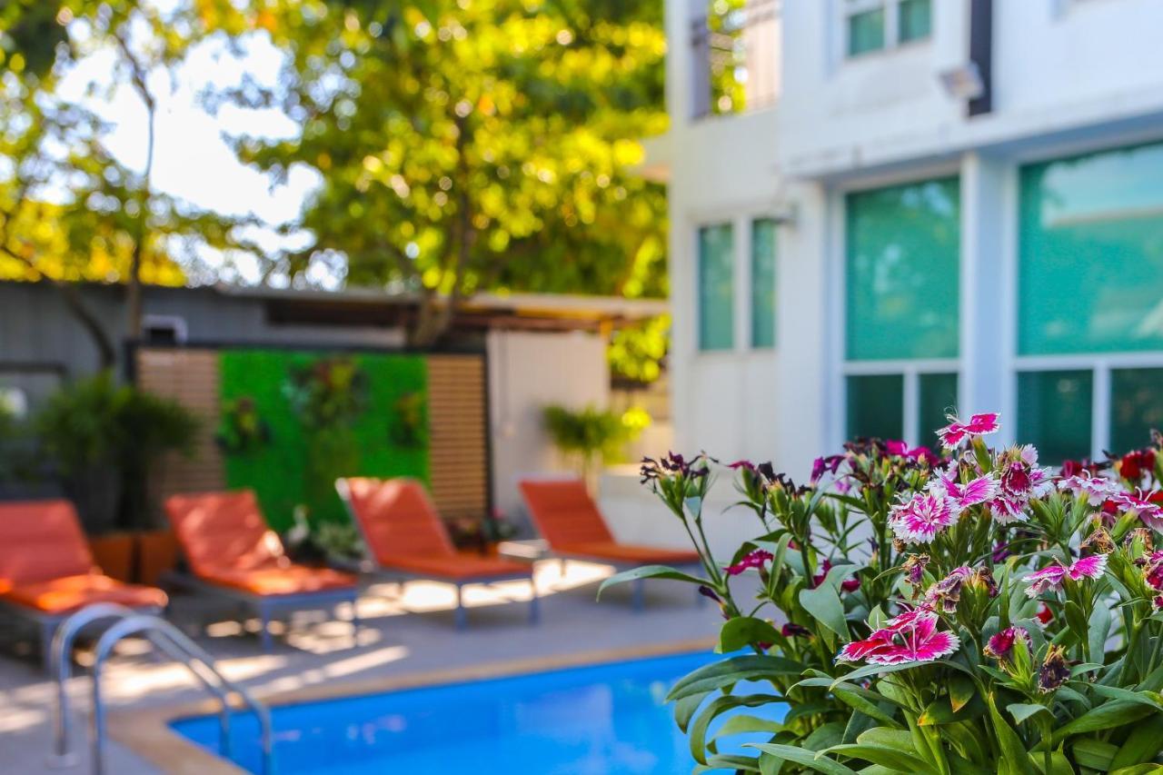 Crystal Suites Suvarnbhumi Airport Бангкок Екстер'єр фото